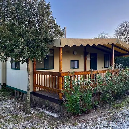 Toskana-viareggio-chalet-zona-rosa-1-mit-klimaanlage-und-wlan Vakantiehuis *